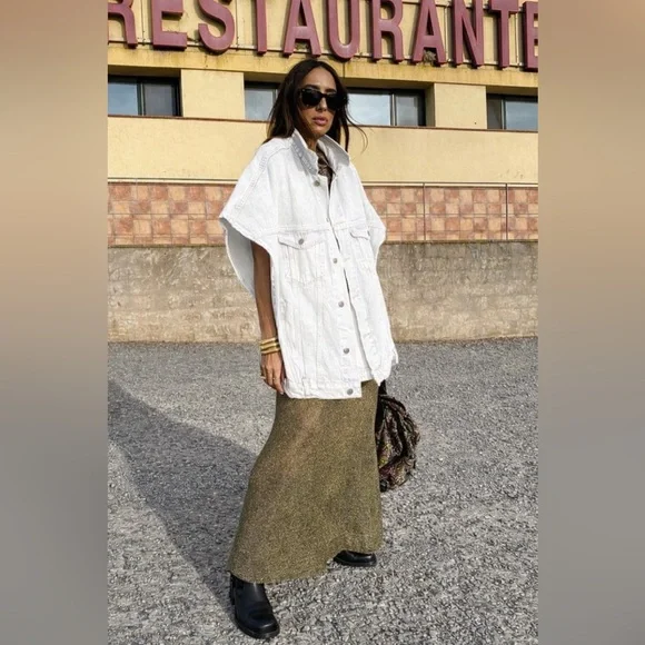 Oversized White Denim Button-Up Cape Jacket/Vest - Picture 2 of 10